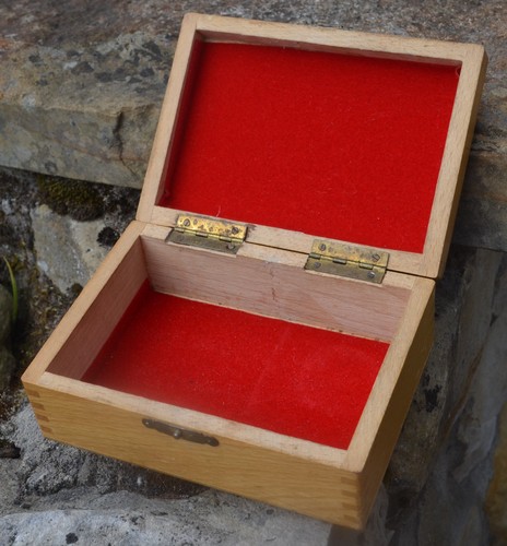 Kleiner holzkasten - holzkasten, (massiv)